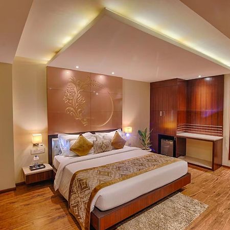 Hotel Good Times Near Ganga Ram Hospital And Karol Bagh Metro Delhi  Extérieur photo