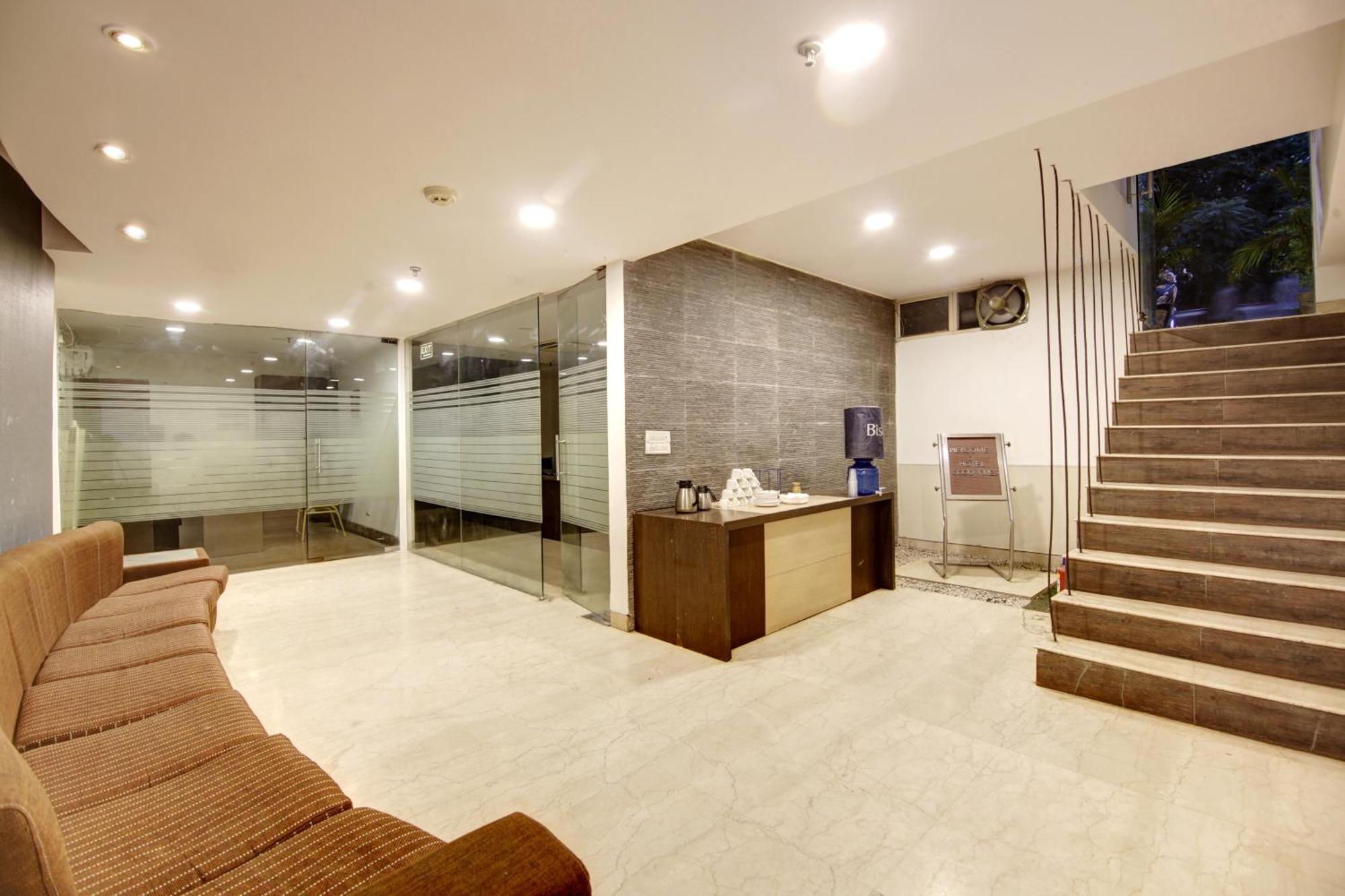 Hotel Good Times Near Ganga Ram Hospital And Karol Bagh Metro Delhi  Extérieur photo