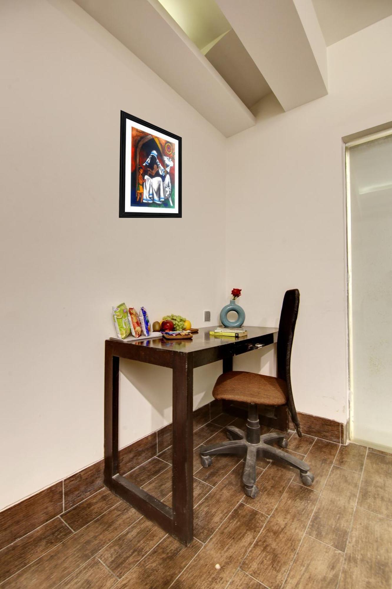 Hotel Good Times Near Ganga Ram Hospital And Karol Bagh Metro Delhi  Extérieur photo
