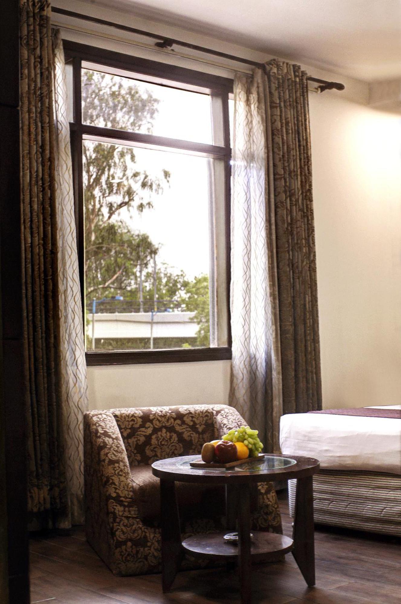 Hotel Good Times Near Ganga Ram Hospital And Karol Bagh Metro Delhi  Extérieur photo