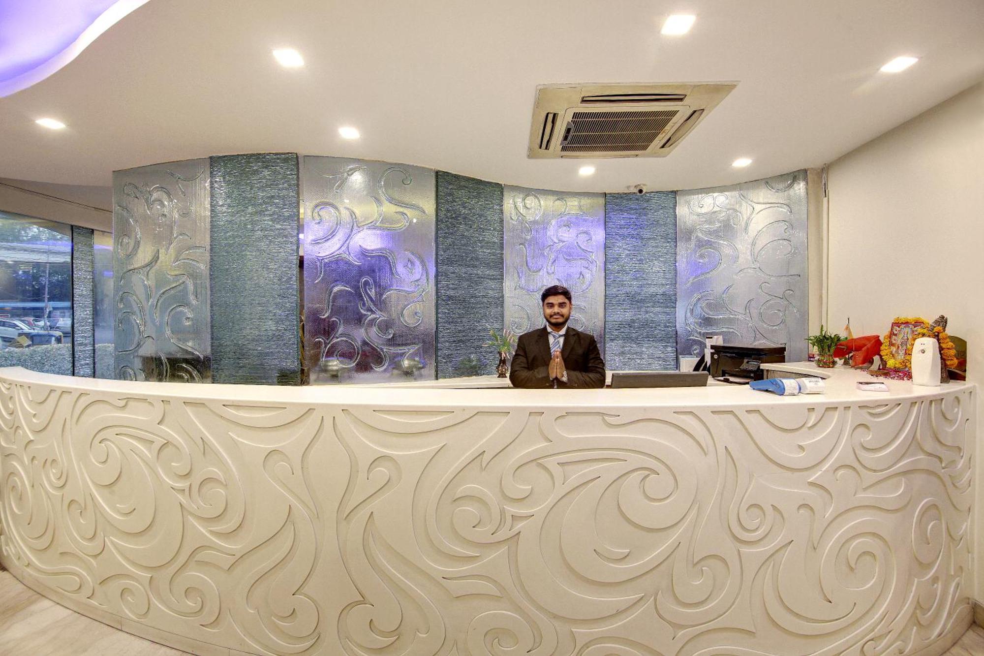 Hotel Good Times Near Ganga Ram Hospital And Karol Bagh Metro Delhi  Extérieur photo