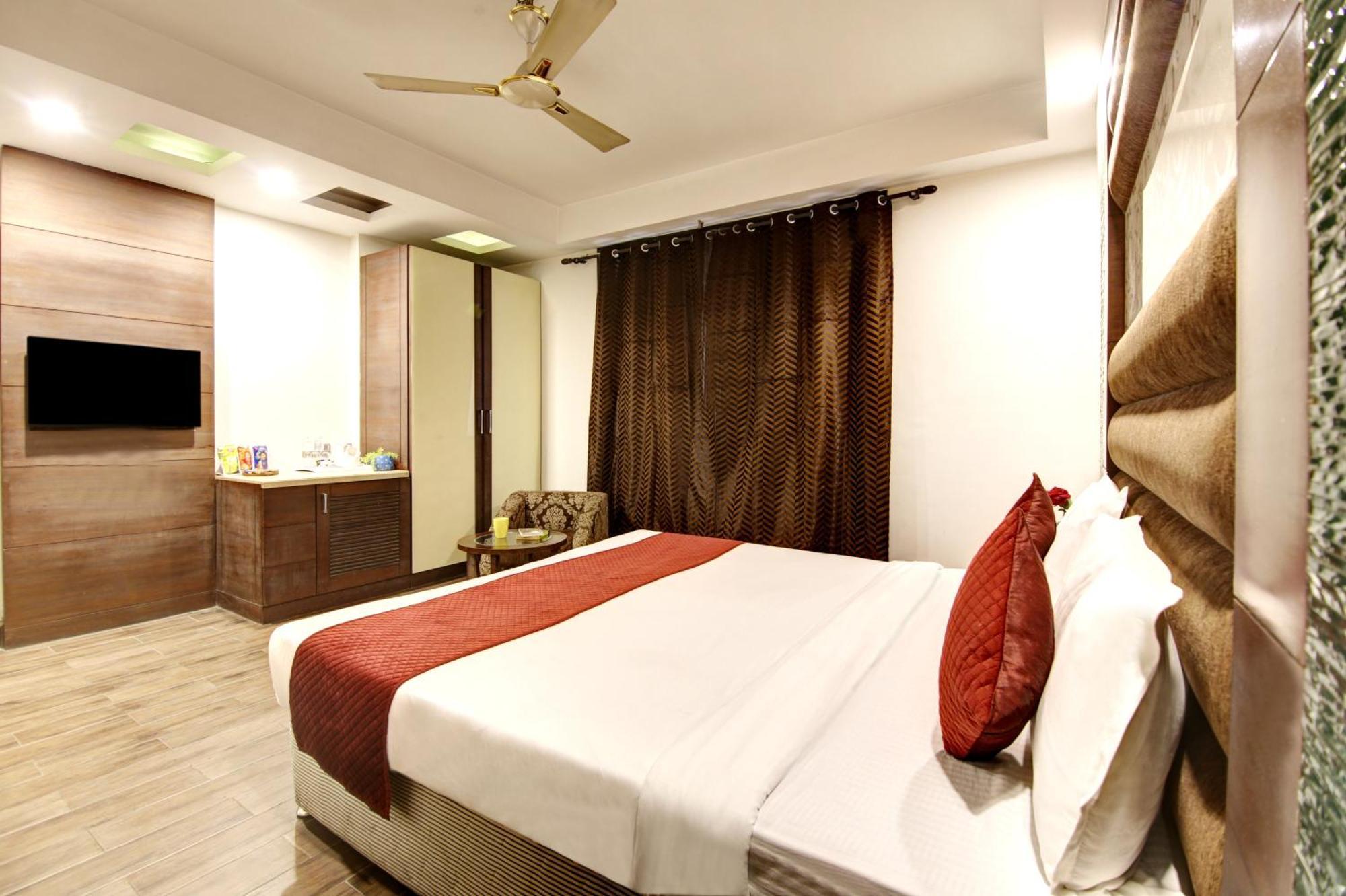 Hotel Good Times Near Ganga Ram Hospital And Karol Bagh Metro Delhi  Extérieur photo