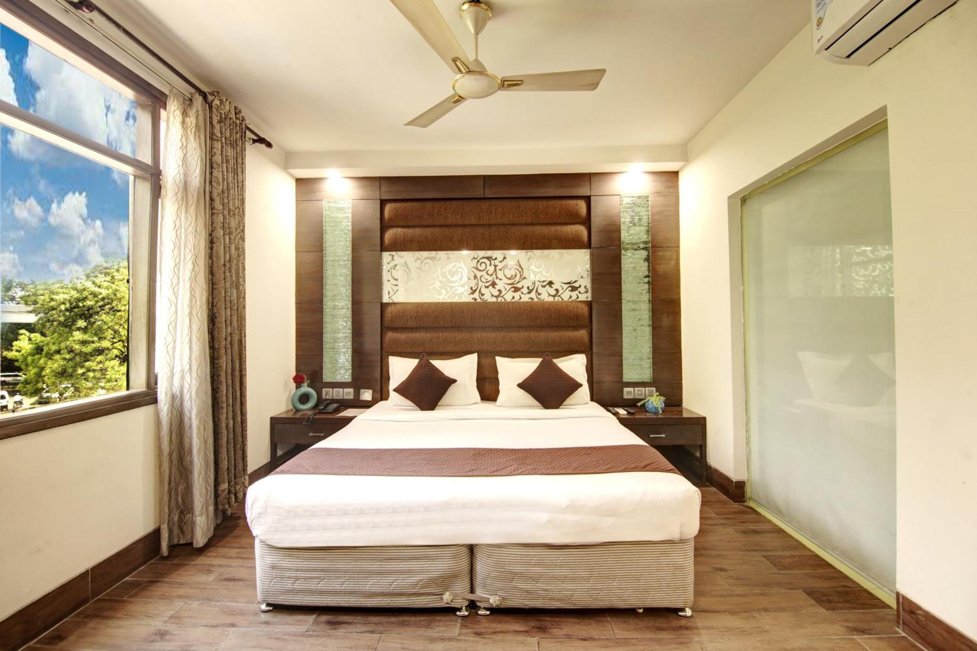 Hotel Good Times Near Ganga Ram Hospital And Karol Bagh Metro Delhi  Extérieur photo