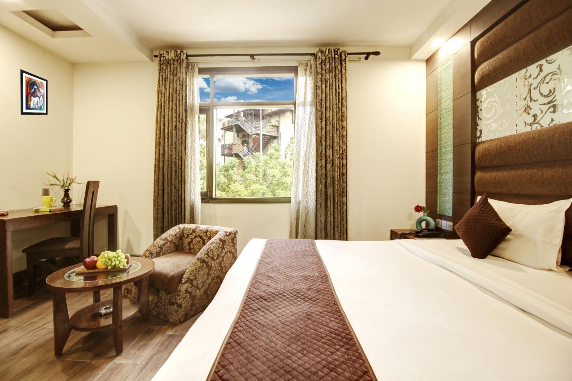 Hotel Good Times Near Ganga Ram Hospital And Karol Bagh Metro Delhi  Extérieur photo