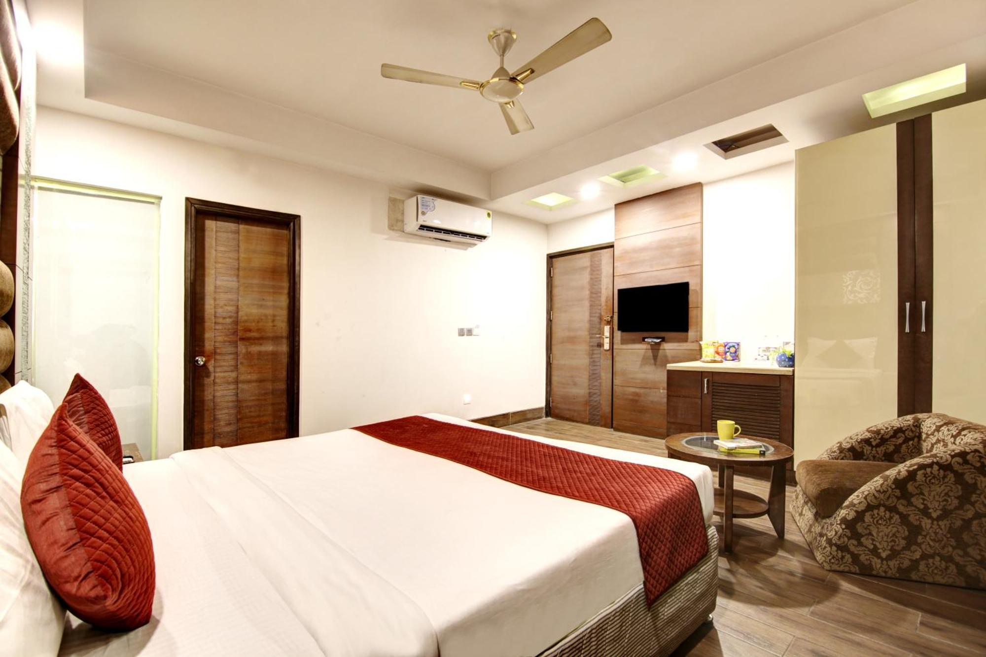 Hotel Good Times Near Ganga Ram Hospital And Karol Bagh Metro Delhi  Extérieur photo