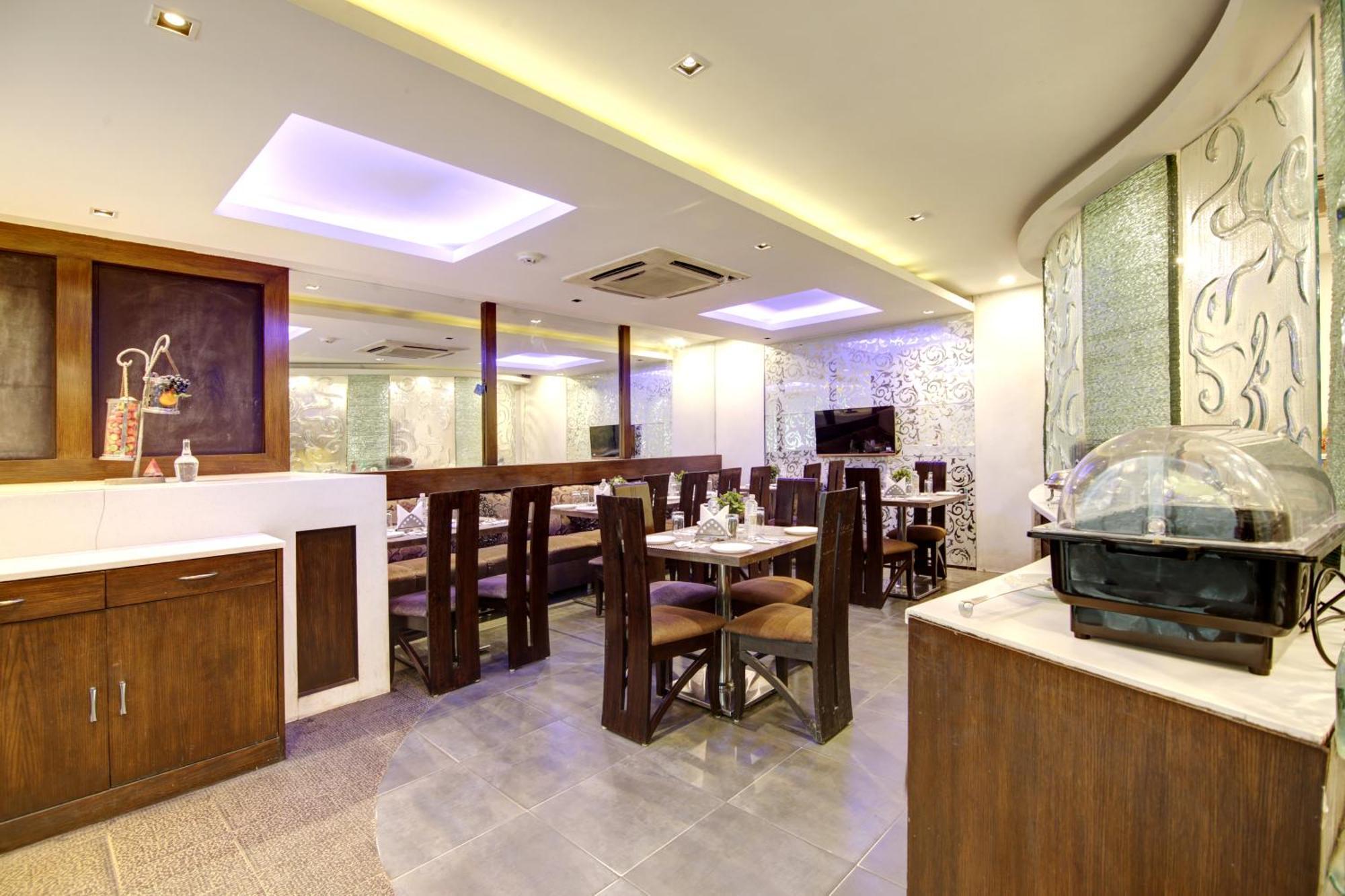 Hotel Good Times Near Ganga Ram Hospital And Karol Bagh Metro Delhi  Extérieur photo