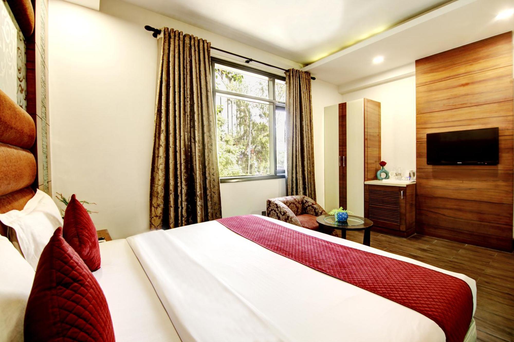 Hotel Good Times Near Ganga Ram Hospital And Karol Bagh Metro Delhi  Extérieur photo