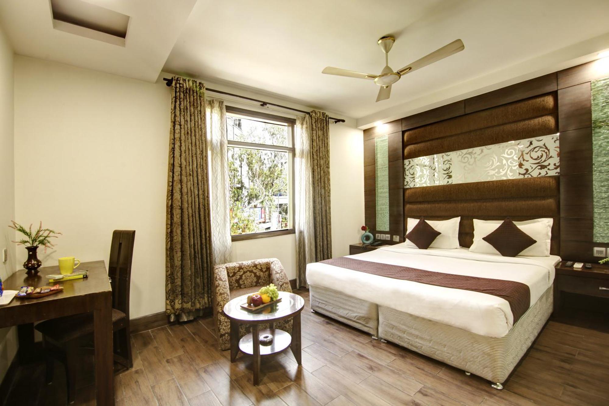 Hotel Good Times Near Ganga Ram Hospital And Karol Bagh Metro Delhi  Extérieur photo