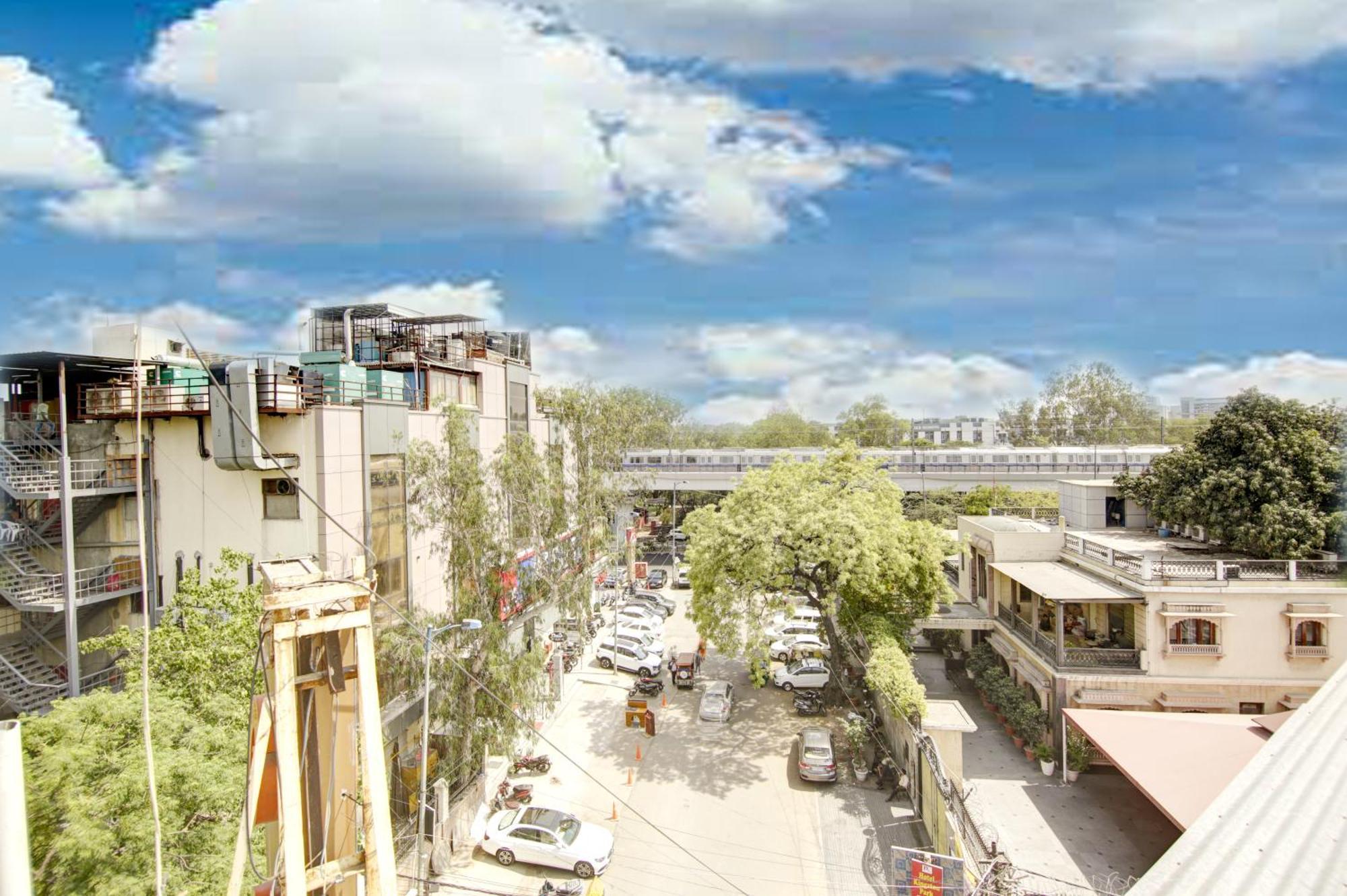 Hotel Good Times Near Ganga Ram Hospital And Karol Bagh Metro Delhi  Extérieur photo