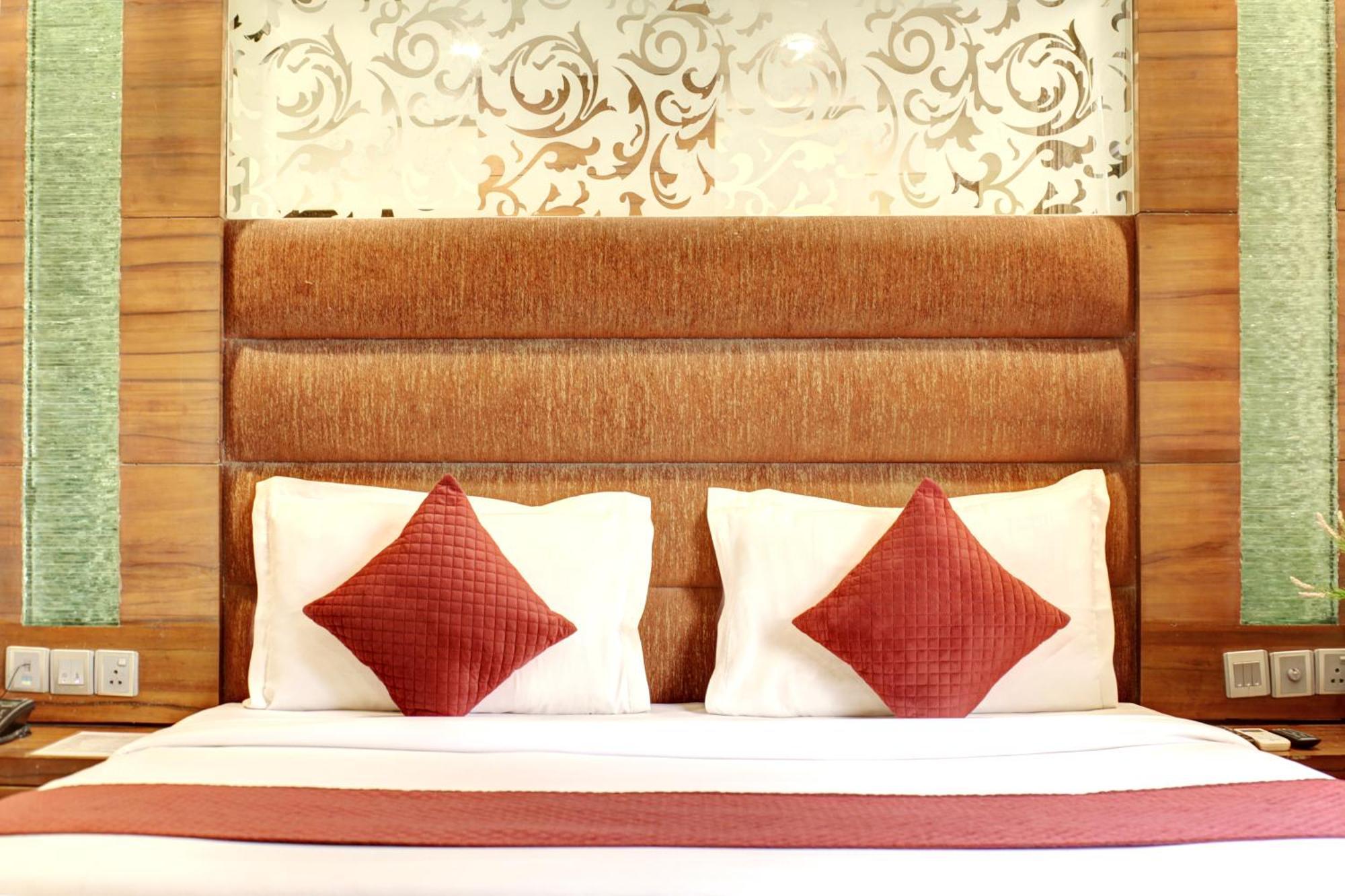 Hotel Good Times Near Ganga Ram Hospital And Karol Bagh Metro Delhi  Extérieur photo